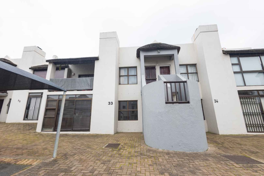 To Let 2 Bedroom Property for Rent in Loevenstein Western Cape